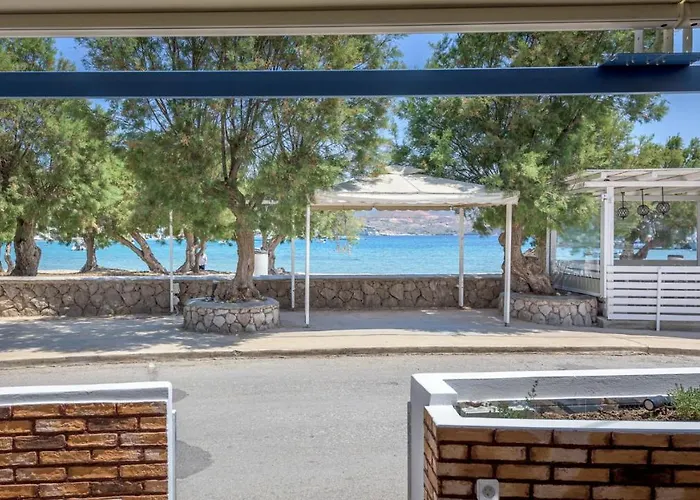 Armenakishouses Nyaraló Pollónia