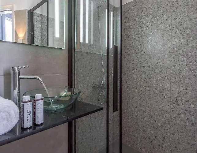 Armenakishouses Nyaraló